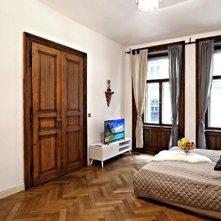 Magnificent King Suite Praha Bagian luar foto