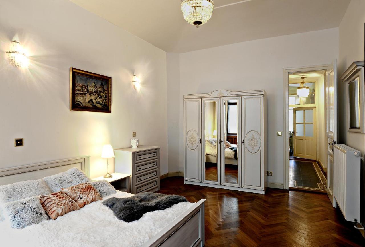 Magnificent King Suite Praha Bagian luar foto