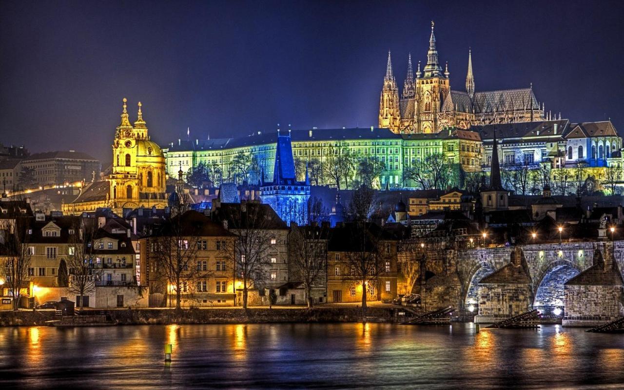 Magnificent King Suite Praha Bagian luar foto