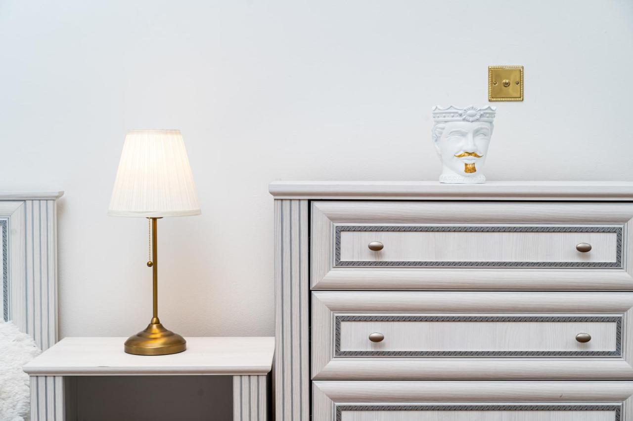 Magnificent King Suite Praha Bagian luar foto