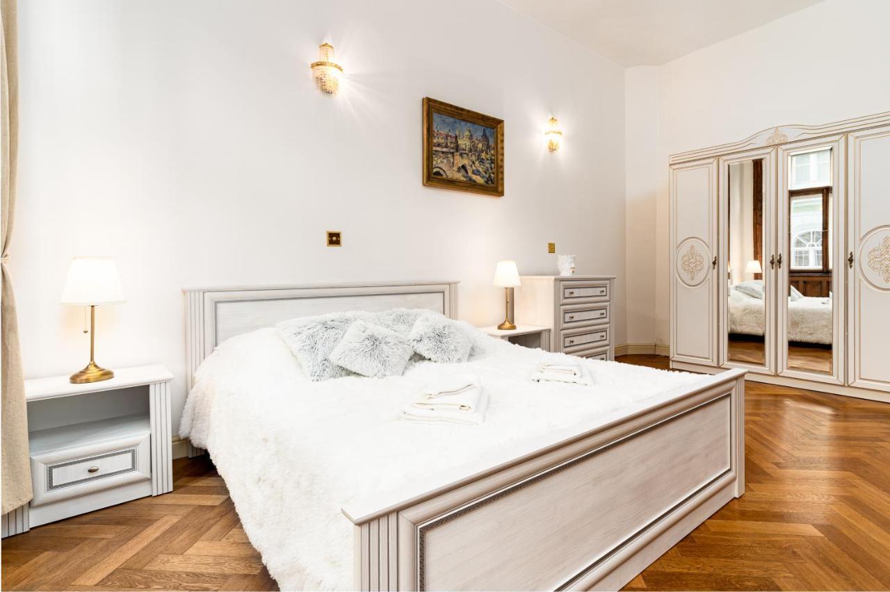 Magnificent King Suite Praha Bagian luar foto